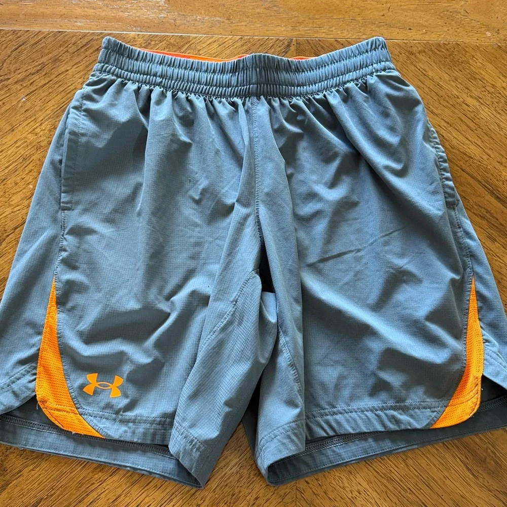 Under Armour Elevate 2.0 Shorts - Picture 2 of 6